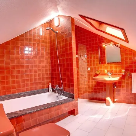 Вилла Sleeps 11 Pool Wifi *