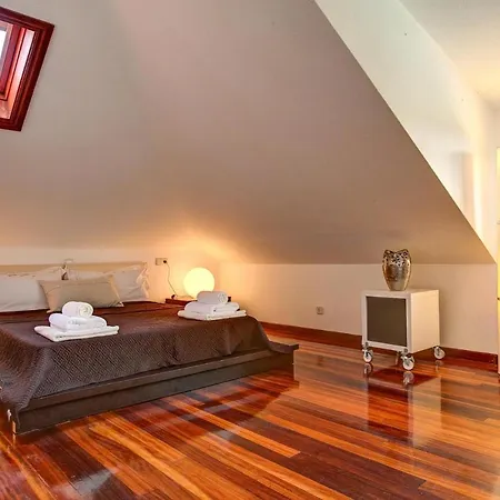 Sleeps 11 Pool Wifi * Нигран