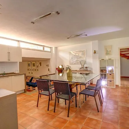 Sleeps 11 Pool Wifi